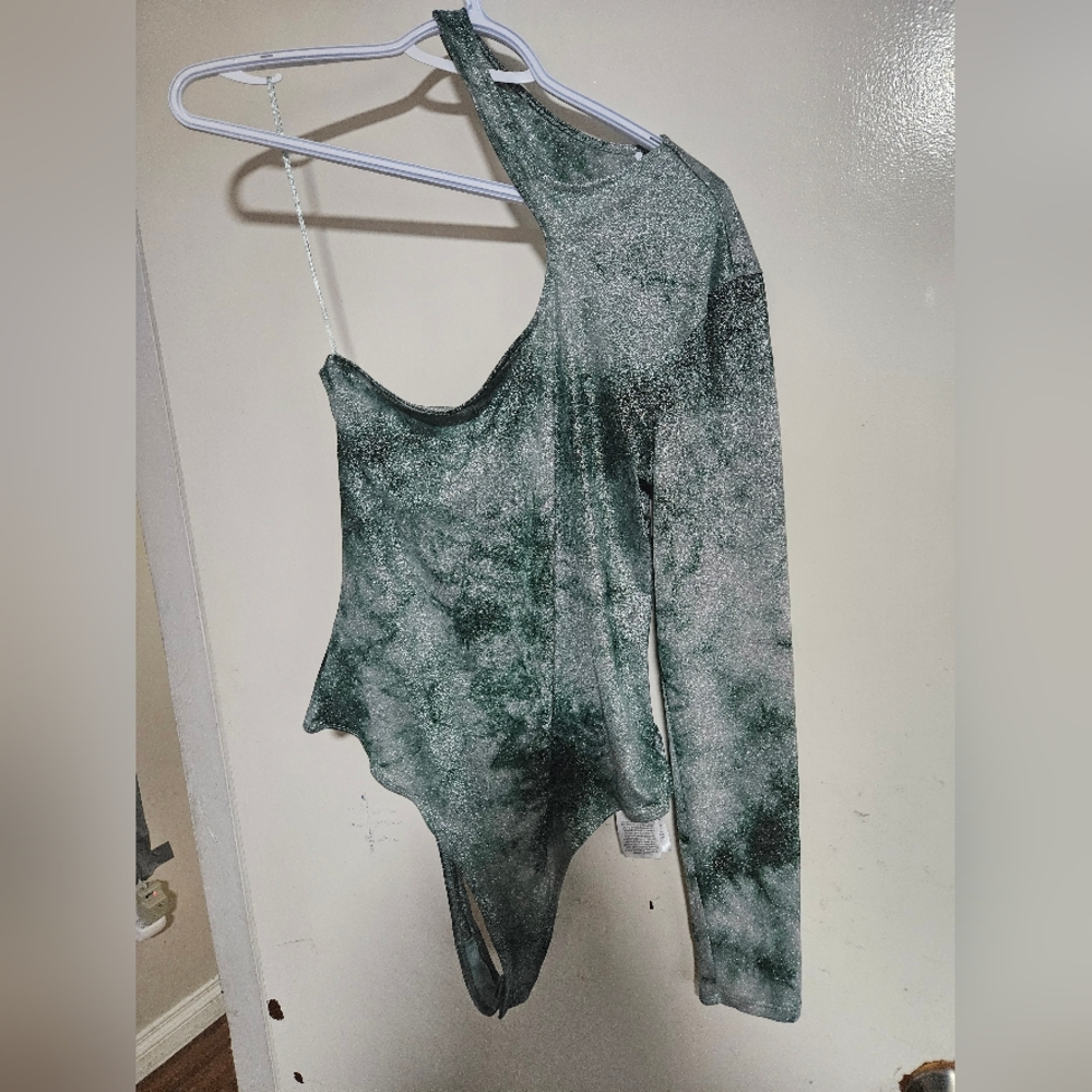 Guess top